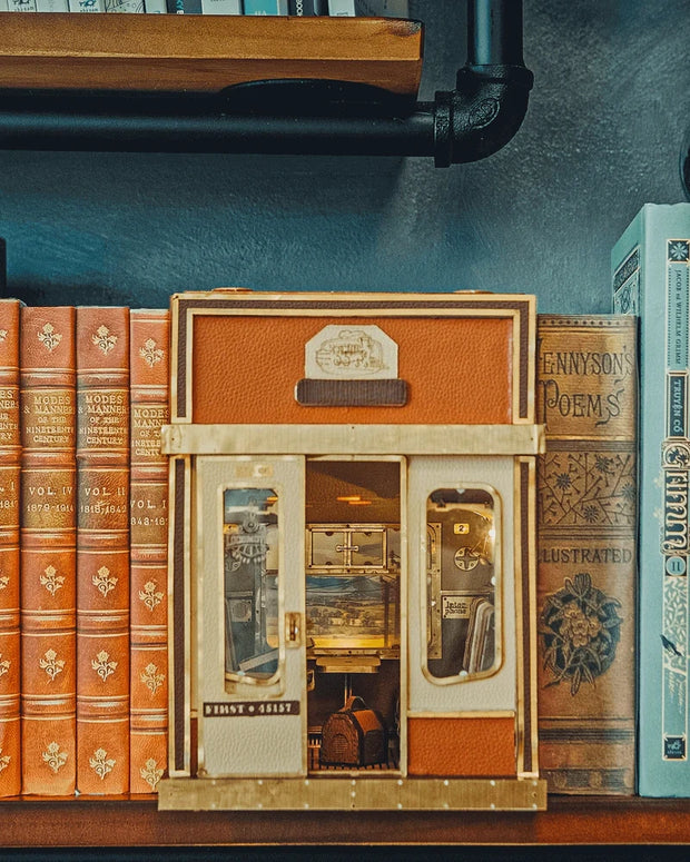 "Voyage in Motion" 1940s Train Cabin Book Nook Kit