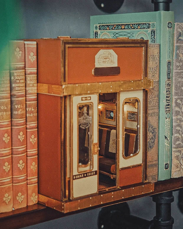 "Voyage in Motion" 1940s Train Cabin Book Nook Kit